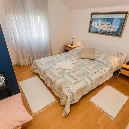 Roda Apartment *